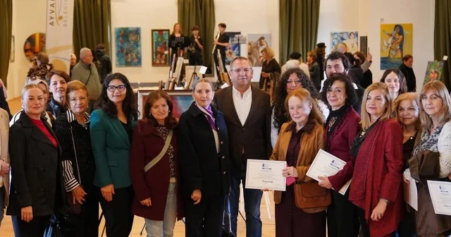 Ayvalık ta Kadın gözüyle bir renkte direnç sergisi açıldı Balıkesir Haberleri