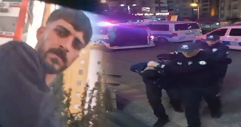 Sürücünün önünü kesip aracını yumruklamışlardı! 2 trafik magandası tutuklandı