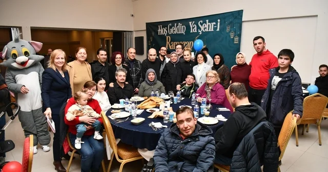 Engelsiz bireyler, Büyükşehir in iftarında buluştu Balıkesir Haberleri