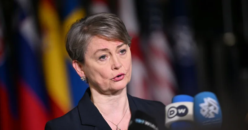 İngiltere Dışişleri Bakanı ndan ABD Başkanı Trump a: Diplomasiyi sosyal medyadan yapmıyoruz Dış Haberler