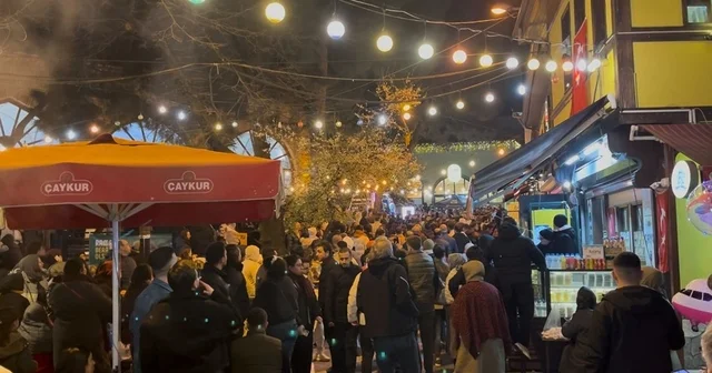 Bursa da sahur kuyruğu kilometreyi aştı Tahanlı pide ve simit için izdiham 3 saat sıra beklediler, İstanbul dan geldim, nöbetleşe sıra tutuyoruz Bursa Haberleri