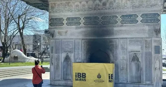 İstanbul’da 300 yıllık Tophane Çeşmesi ateş yakılarak tahrip edildi VİDEO İZLE