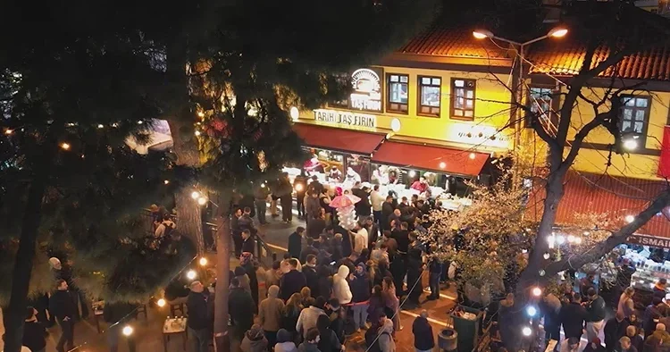 Tarihi meydanda sahur buluşması