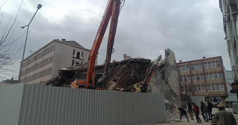 Yıkım kurallarına uymayan firma cezasız kalmadı