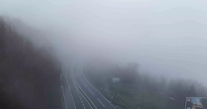 Bolu Dağı’nda sis ve sağanak etkili oluyor