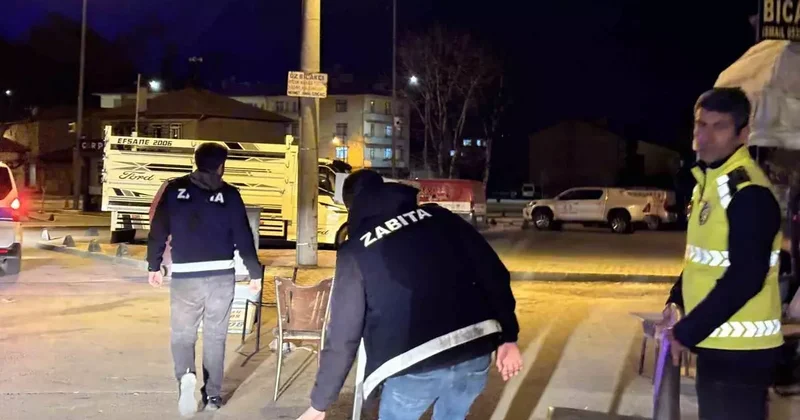 Çorum’da kaldırım işgaline gece denetimi