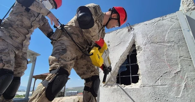AFAD dan jandarma komandolara arama ve kurtarma eğitimi Çorum Haberleri