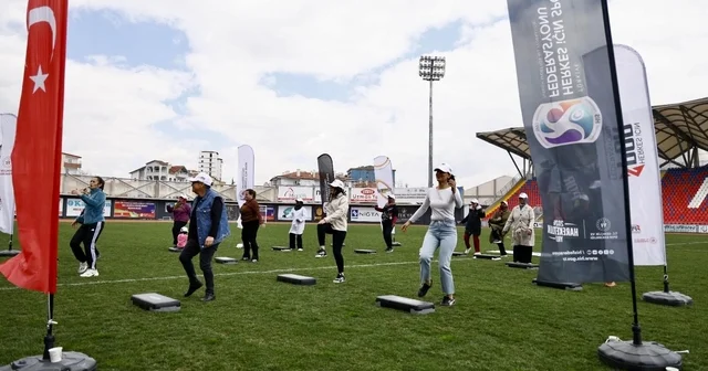 Dünya Sağlık Günü nde Koşabiliyorken Koş yürüyüşüne yoğun ilgi Niğde Haberleri