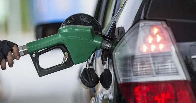 Son Dakika Motorin ve benzine devasa indirim geliyor! Ateşkes pompaya yaradı