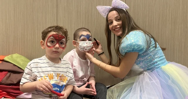 Bebeklikte kansere yakalanan minik kahramanların umut veren zaferi İzmir Haberleri