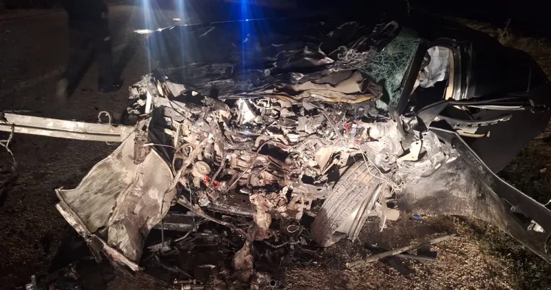 Otomobiller hurdaya döndü: Feci kazada Günyüzü Kaymakamı ile şoförü yaralandı 1 kişi öldü