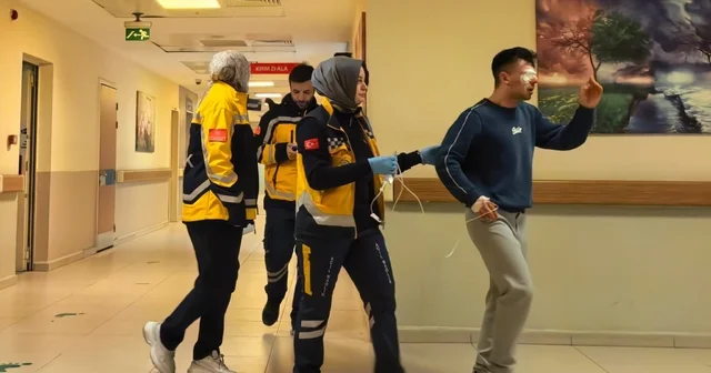 Bursa da kesim makinesinden fırlayan parça işçinin gözüne saplandı Bursa Haberleri