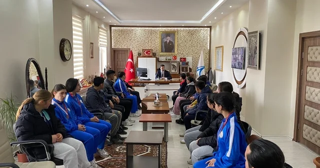 Arpaçay da öğrencilerden gururlandıran tablo Kars Haberleri