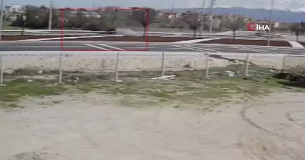 Afyonkarahisar da görenleri dehşete düşüren kaza anı!