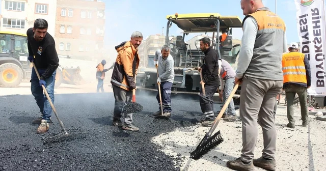 Şanlıurfa da 25 metrelik yol projesinde asfalt çalışmaları başladı Şanlıurfa Haberleri
