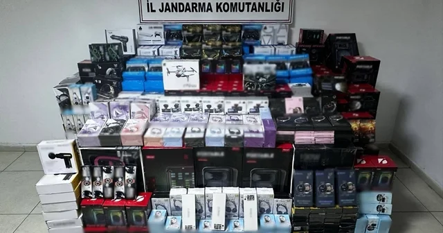 Jandarmanın uyuşturucu ve kaçakçılık operasyonlarında 311 şahıs yakalandı Çok miktarda suç unsuru malzeme ele geçirildi Gaziantep Haberleri