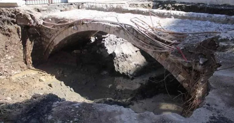 Rize de yolun altından 200 yıllık Osmanlı mirası çıktı!