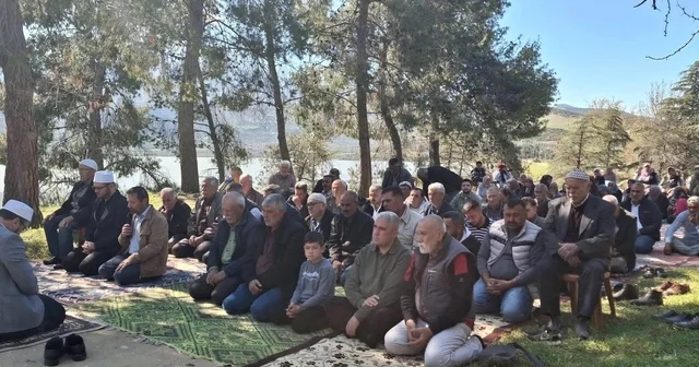 Yağmurun ardından şükür duası Manisa Haberleri