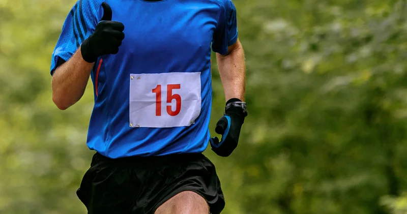 Uzun koşuların sessiz kabusu: Kanamaya kadar gidiyor! İşte göğüs ucu tahrişini önlemenin 6 yolu