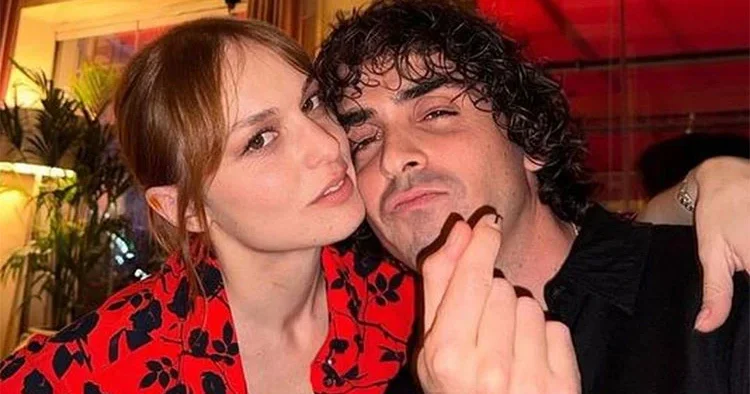 Nilperi Şahinkaya ve Baturalp Bekar arasında neler oluyor? Dekontları göstersinler