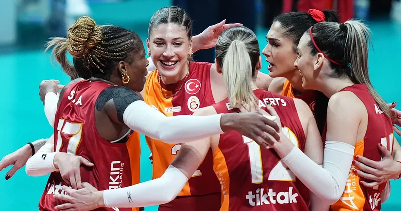 Dursun Özbek ve Fatih Terim beraber izledi: Galatasaray Avrupa da şampiyon oldu