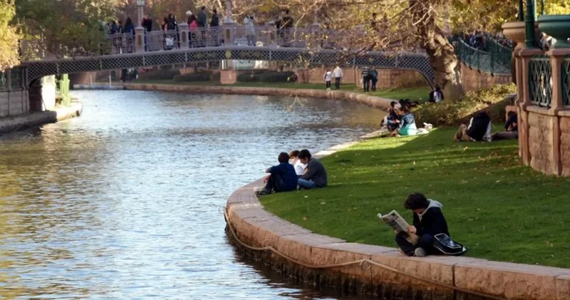 Bu şehirde adım atan kendini Amsterdam da hissediyor