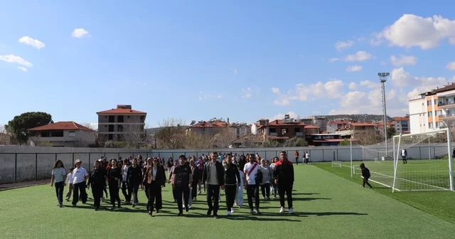 Dünya Sağlık Günü nü yürüyerek kutladılar Manisa Haberleri
