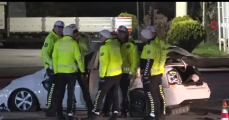 Kontrolden çıkan araç, tırdan inen şoföre çarptı: 1 ölü