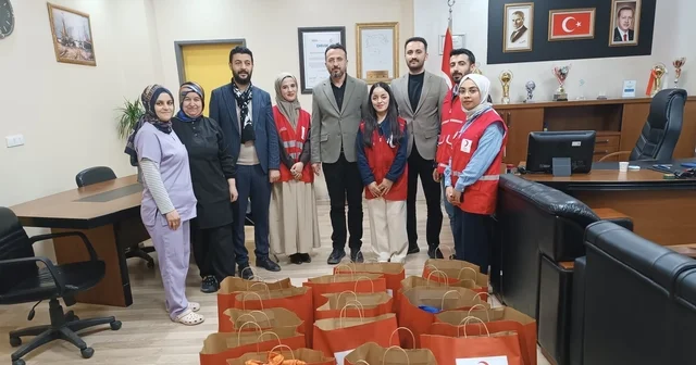 Kızılay heyetinden anlamlı hastane ziyareti Adıyaman Haberleri