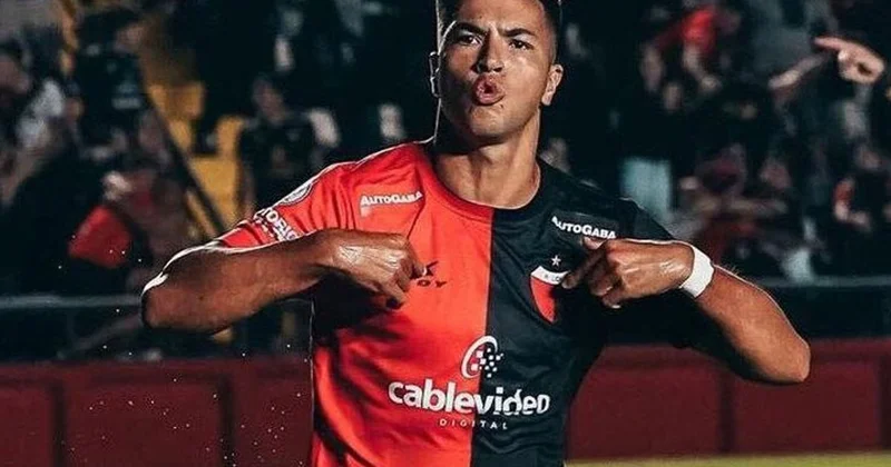 23 yaşındaki futbolcu eşcinsel olduğunu açıkladı