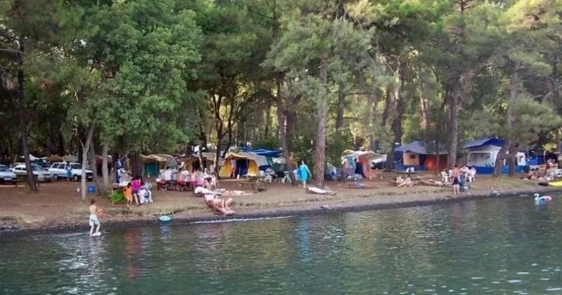 En uygun tatil çadır kampı: Marmaris te denize sıfır cennet gibi koyda 2026 fiyatları belli oldu