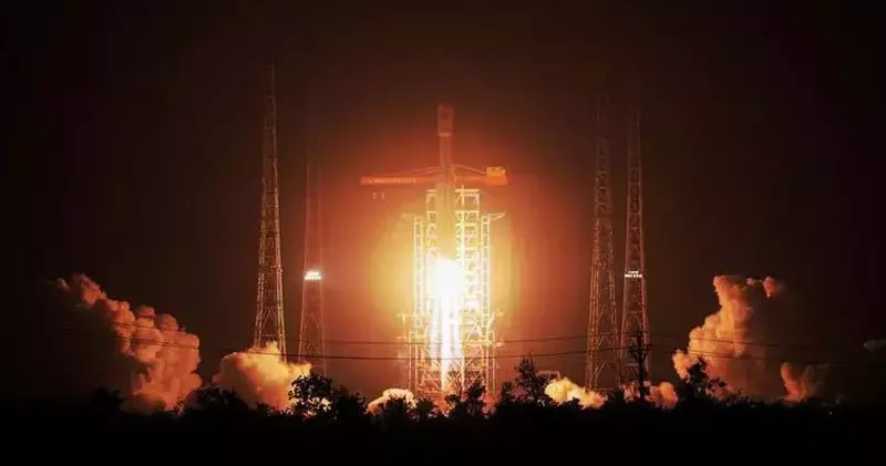 Çin, uzaya yeni internet uyduları gönderdi