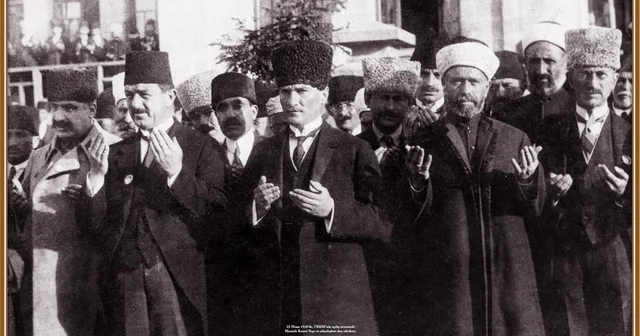 Çanakkale yi TBMM de temsil eden 92 kişi bu sergide yaşatılıyor Türkiye Büyük Millet Meclisi nin kuruluşunun 106. Yılında Çanakkale yi Meclis te 92 kişi temsili etti Çanakkale Haberleri