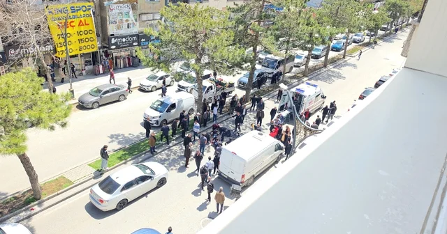 Tatvan da motosiklet ile elektrikli bisiklet çarpıştı: 2 yaralı Bitlis Haberleri