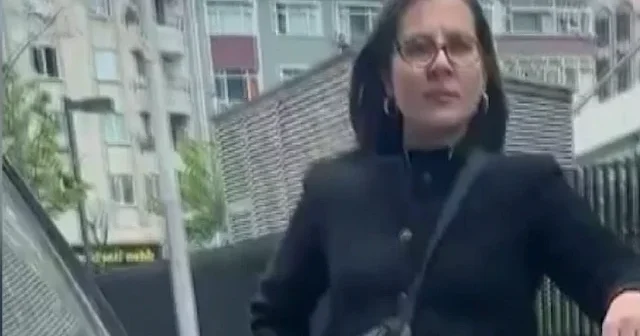 Şişli de park yeri krizi trafiği felç etti: Alanı dubayla rezerve edip başında bekledi VİDEO İZLE