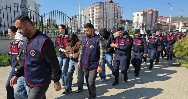 Yozgat haberleri Yozgat merkezli büyük operasyon: 980 milyon TL para trafiği tespit edildi 08 Mayıs 2026