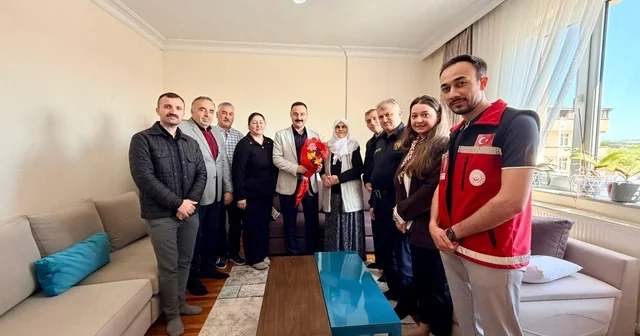 Kaymakam Mustafa Ayvat tan şehit annelerine Anneler Günü ziyareti Samsun Haberleri