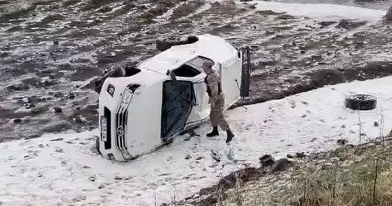 Ardahan’da askeri araç devrildi: 2 astsubay yaralandı