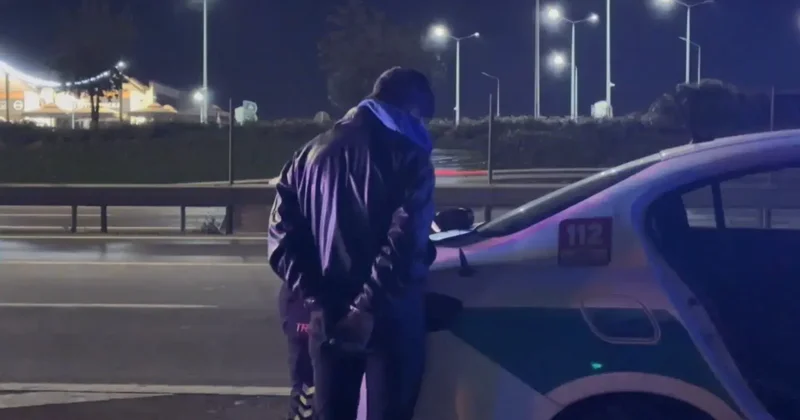 Ataşehir’de çalıntı motosikletle polisten kaçan 2 şüpheli, takiple yakalandı; sürücüye 550 bin lira ceza