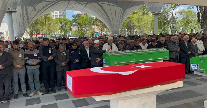 Gazi polis memuru Mehmet Emrullah Kaya Kayseri de son yolculuğuna uğurlandı