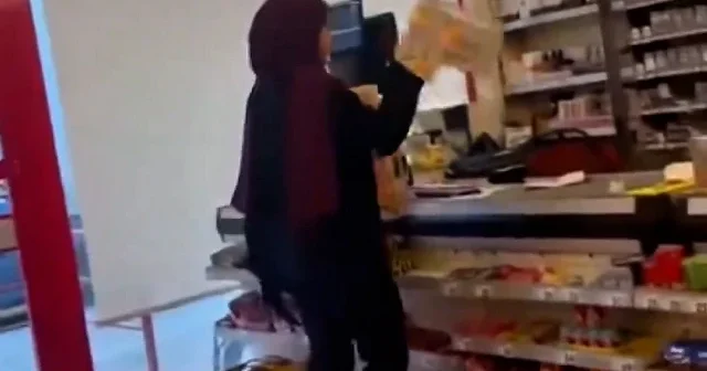 Kasiyerin ‘Uygulamanız var mı?’ sorusuna sinir krizi geçirdi: Marketi birbirine kattı VİDEO İZLE