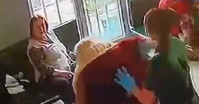 Beylikdüzü de insanlık dışı görüntüler: Bakımevinde yaşlılara işkence eden vicdansızlara karşı Bakanlık harekete geçti VİDEO İZLE