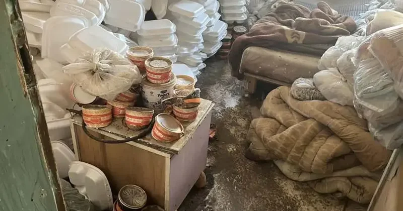 1 yıldır çıkmadığı çöp evden barınma merkezine geçti! Görünümü değişti