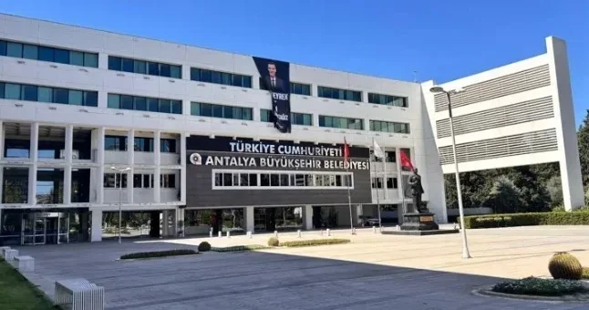 Muhittin Böcek’in oğlu Gökhan Böcek’ten Özgür Özel ve Veli Ağbaba iddiası: Adaylık 1 milyon avro