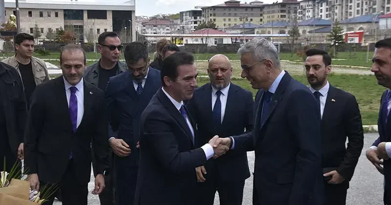 Bakan Memişoğlu, Bitlis te sağlık kongresine katıldı