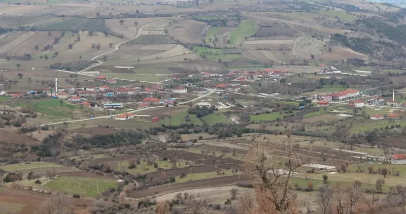 Mahallenin muhtarı av tüfeğiyle vurulmuş halde bulundu!