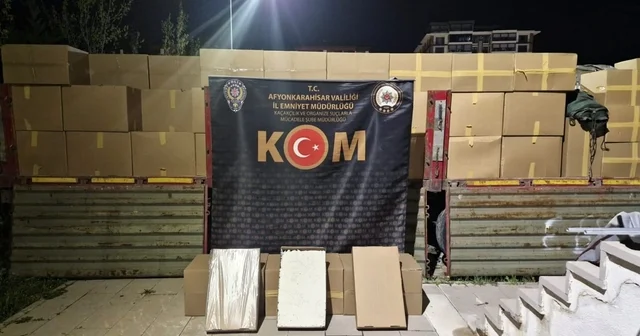 Polis 20 milyon TL lik kaçak doldurulmuş makaron ele geçirdi Afyonkarahisar Haberleri