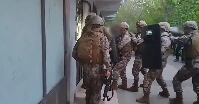 Kıraathane görünümlü kumarhanelerde kadınları kullanıp çiftçileri borçlandırmışlar; 14 gözaltı