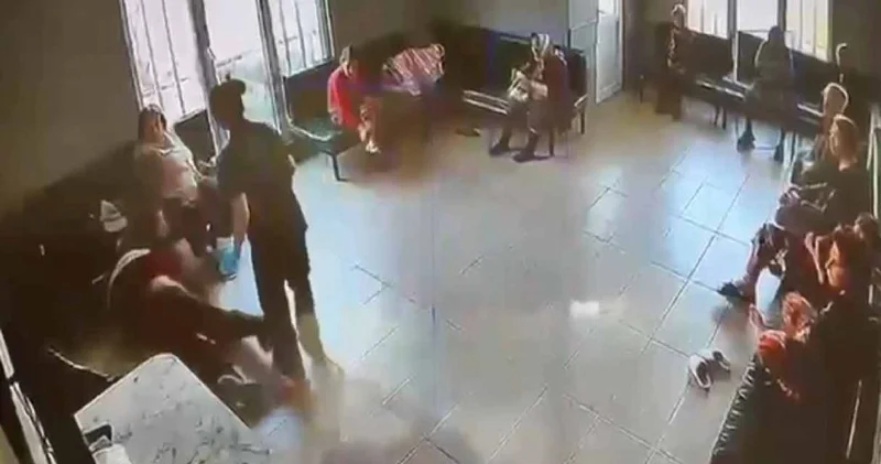Huzurevinde vicdansızlığın böylesi! Yaşlılara eziyet kamerada! Hem dövdü hem tükürdü