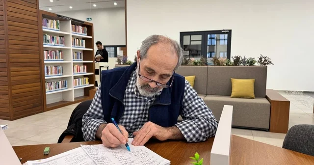 68 yaşında kütüphanede Osmanlıca ve Arapça öğreniyor Tuğran Amca nın Osmanlıca ve Arapça tutkusu Kocaeli Haberleri